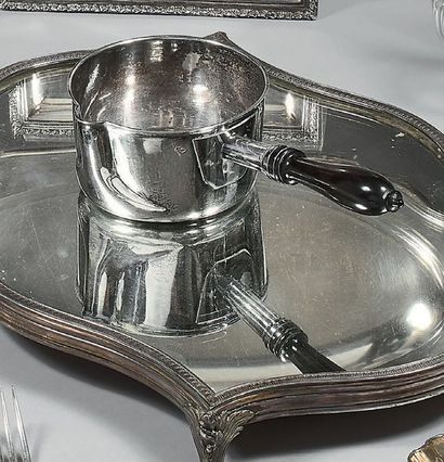 Casserole en argent (950) uni, le manche...