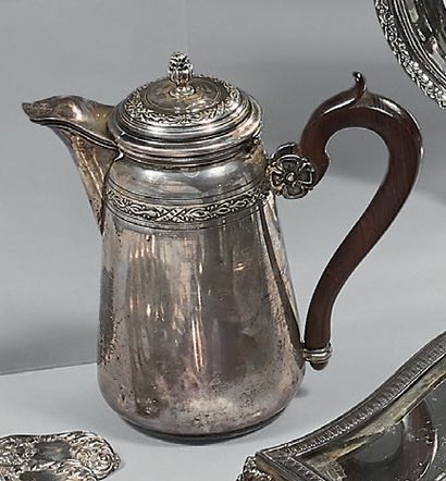 Petite verseuse en argent (950), à décor...