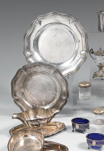 Ensemble en argent (950), à contours et moulures...