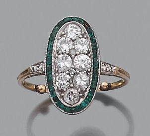 Bague oblongue en or jaune 18K (750) et platine,...