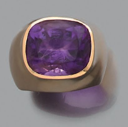 Bague de genre chevalière en or jaune 18K...