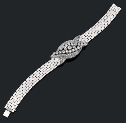 Bracelet ruban souple à maille plate en or...