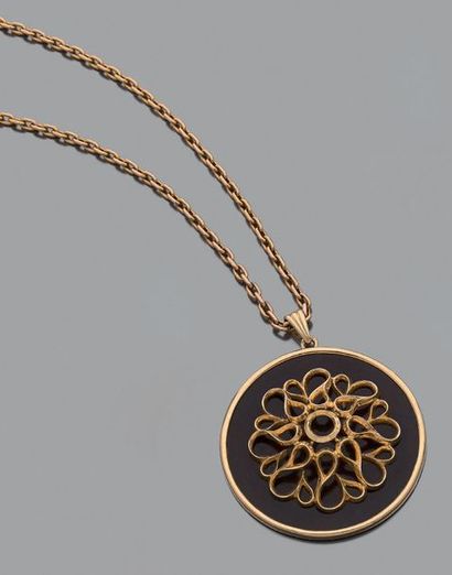 Pendentif rond en or jaune 18K (750), formé...