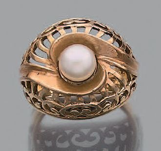 Bague dôme en or jaune 18K (750) et platine,...