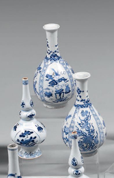 CHINE - EPOQUE KANGXI (1662 - 1722)
Two pairs...