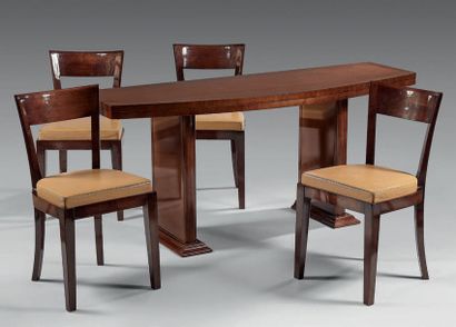 Maison Hugues CHEVAlIER
Set of four chairs...