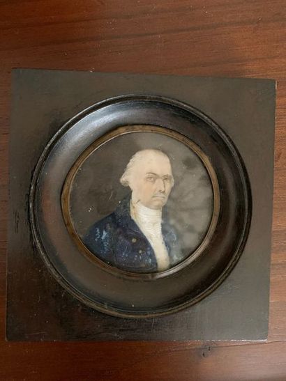 Round miniature representing a portrait of...