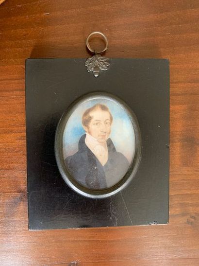 Oval miniature representing a portrait of...