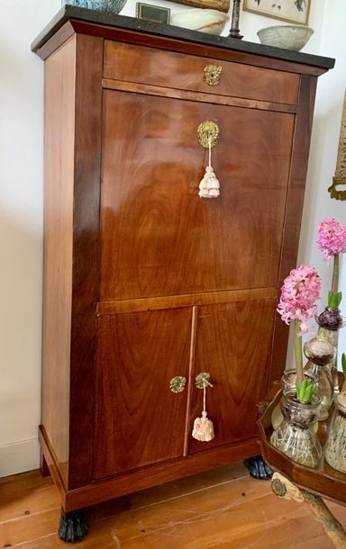 Small secretary in mahogany and mahogany...