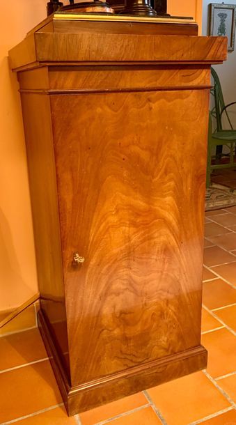 Mahogany and mahogany veneer sheathing, quadrangular...