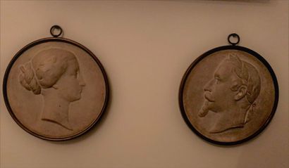 Pair of medallions in plaster known as 