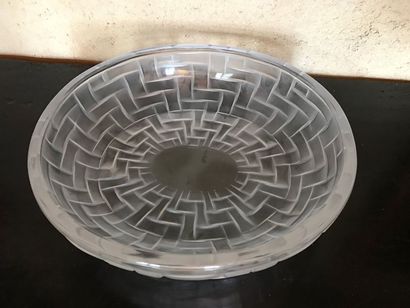 LALIQUE France.

Oval cup made of pressed...