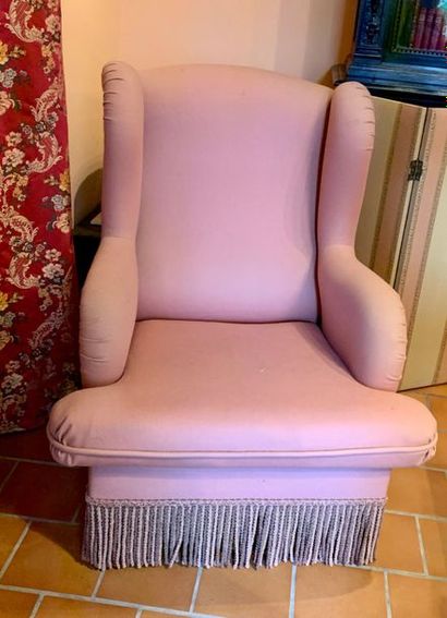 Shepherdess with ears trimmed with pink felt.
Height:...