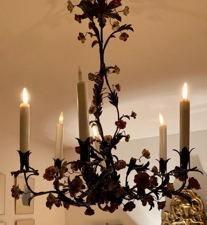 Chandelier in green lacquered painted sheet...