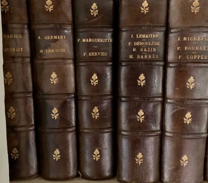 Set of volumes:
Five illustrated volumes,...