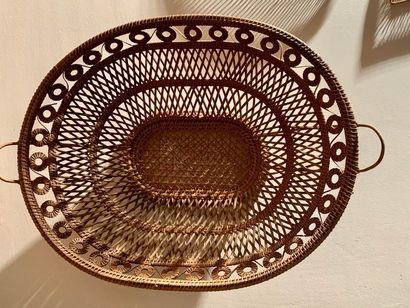Set of three baskets decorated with rosettes...