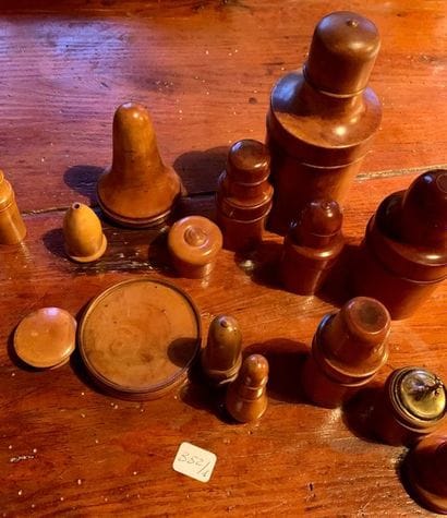 Set of fifteen pieces of turned and screwed...