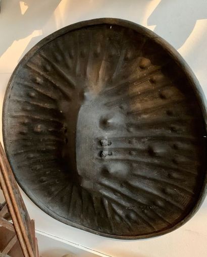 Buffalo leather shield.
Orono people, Ethiopia.
Height:...