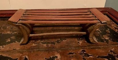 Bamboo neck support, curved uprights.
Height:...