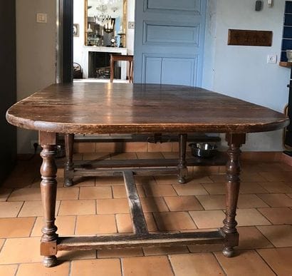 Pine dining room table, rectangular shape...