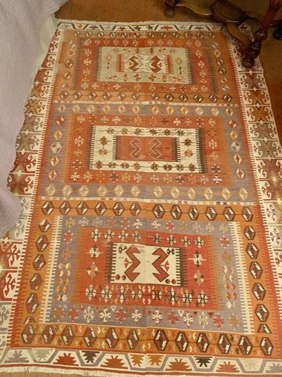 Three-ply kilim carpet in coral, beige and...