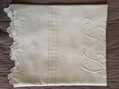 Linen canvas sheet, the border with mantling...