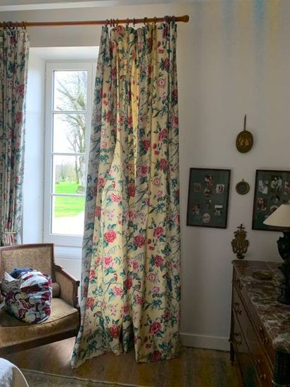 Pair of chintz curtains decorated with parrots...