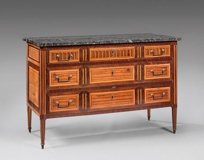Commode en bois de placage et bois teinté...