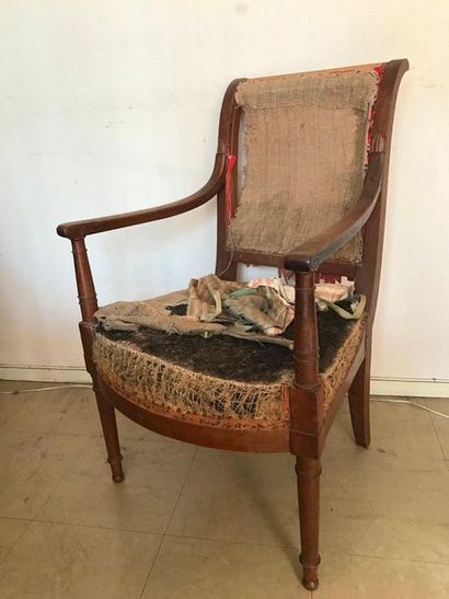 Suite de quatre fauteuils à dossier renversé...
