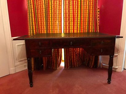 Bureau en acajou et placage d'acajou. Le...