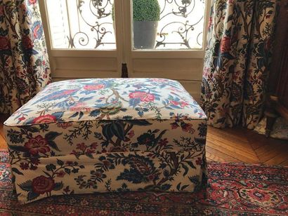 Modern ottoman filled with the Tamerlan model...