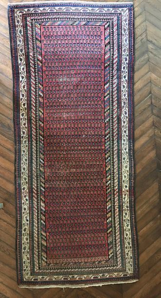 Oriental gallery carpet in wool decorated...