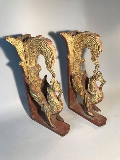 BIRMANIE, XXème siècle.

Paire d'éléments...