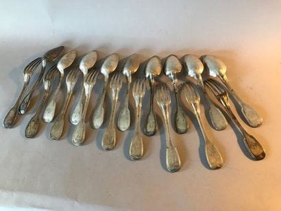 Neuf Cuillères et neuf fourchettes en argent,...