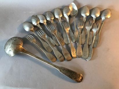 Ensemble de couverts en argent, modèle uniplat...
