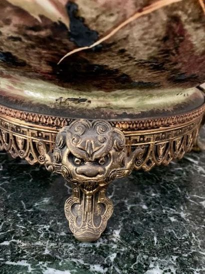 Important porcelain planter with polychrome...