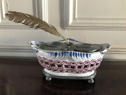 Earthenware inkwell, decorated with blue...