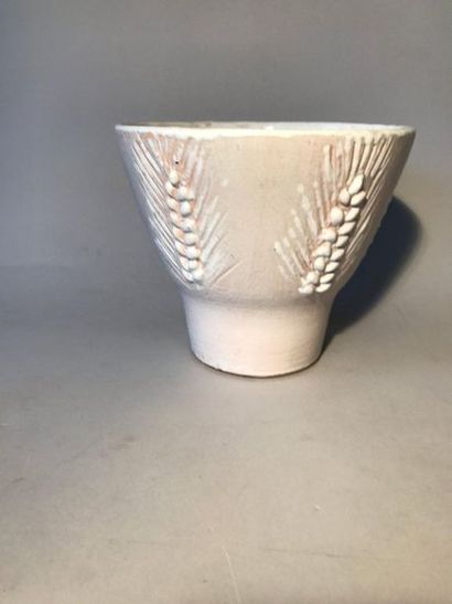 PRIMAVERA: 
Off-white enamelled terracotta...