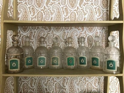 Huit flacons à parfum GUERLAIN.