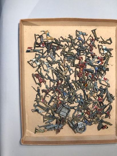Miniature lead figurines about military and...