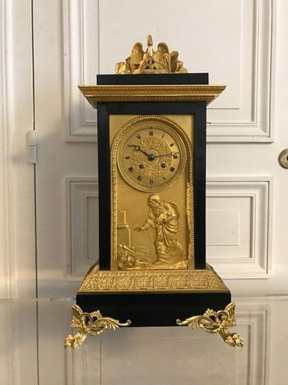 Clock in black lacquered wood, bronze and...