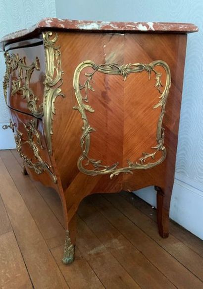 Veneer chest of drawers, curved on all sides,...