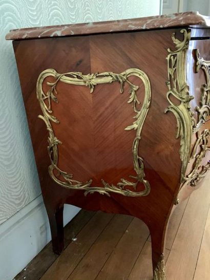 Veneer chest of drawers, curved on all sides,...