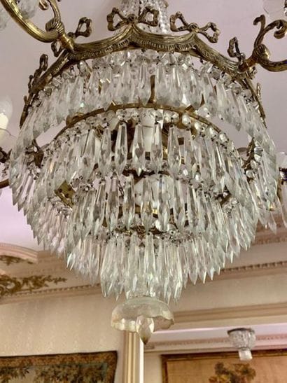 Suspension basket with crystals threading,...