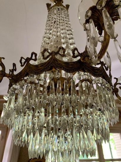 Suspension basket with crystals threading,...