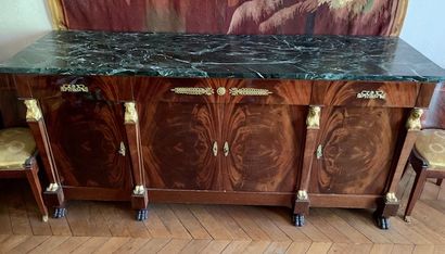 Important low sideboard in mahogany and flamed...