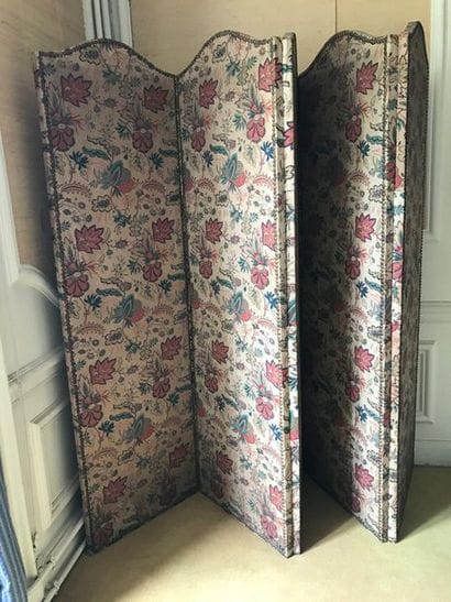 Screen with five leaves decorated with a...