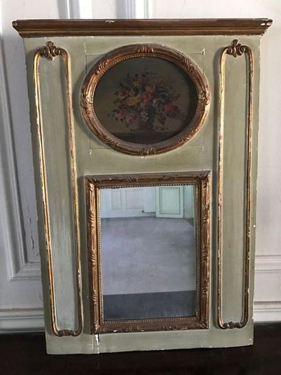 Small overmantel in wood with grey-green...