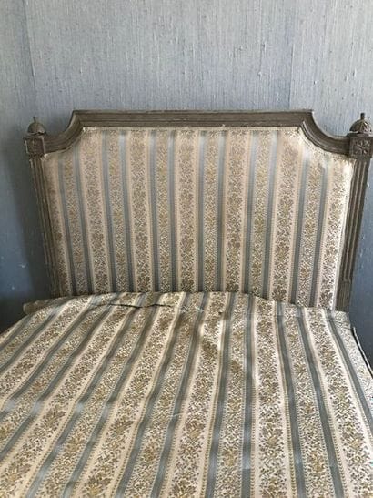 Pair of beds in grey lacquered wood, headboard...