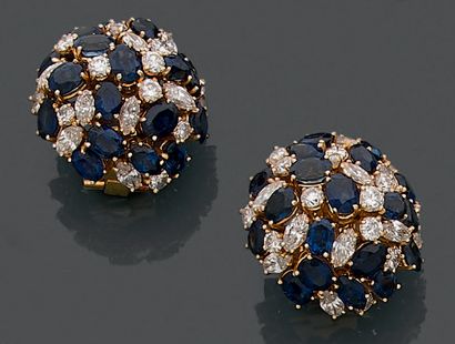 Paire de clips d'oreille en or jaune 18K...